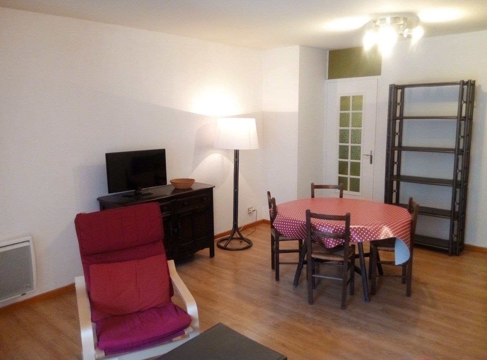 LOCATION AX LES THERMES - APPARTEMENT 5 PERSONNES REMISE J-15